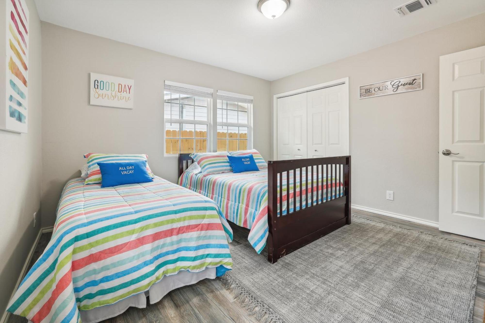 Spacious Retreat With Private Patio! * San Antonio
